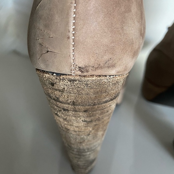 Tan Steve Madden platform Heels, Suede, Size 9 - Picture 6 of 8